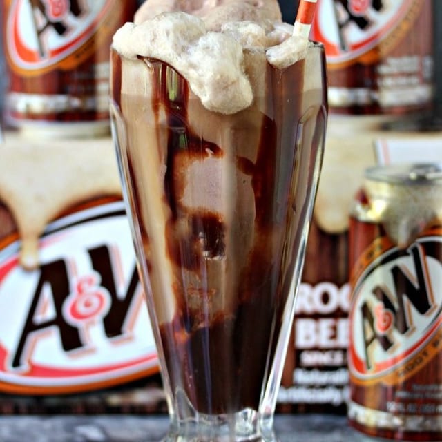 Root Beer Float - Regular (20oz).